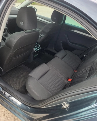 Skoda Superb cena 92000 przebieg: 168000, rok produkcji 2018 z Toruń małe 37